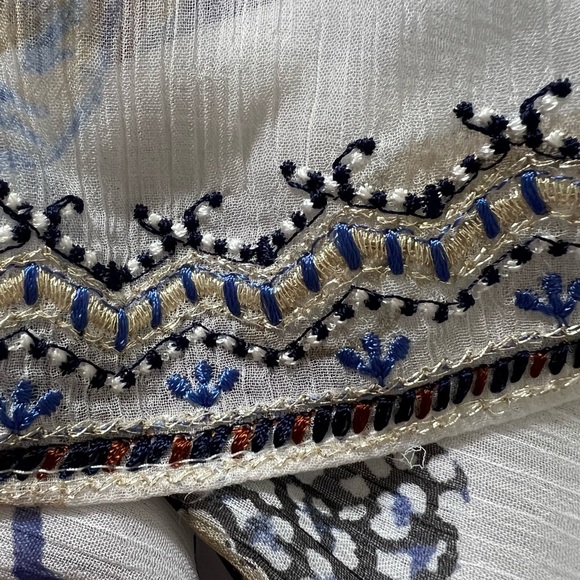 White House Black Market embroidered off the shoulder floral print top XL - Picture 4 of 9